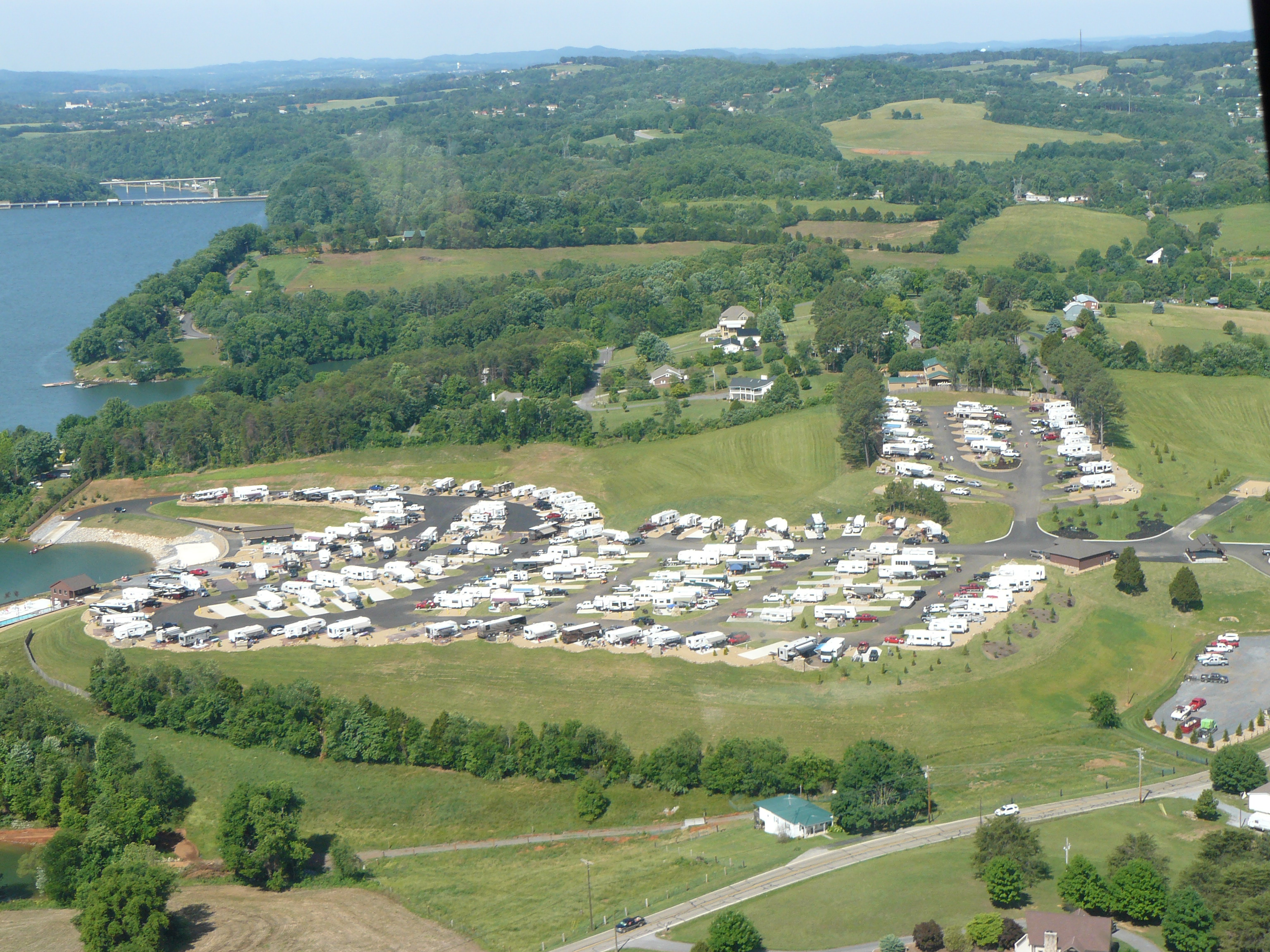 New RV Resort, Breathtaking Views, Fireplaces, BathHouse, STAY WITH US