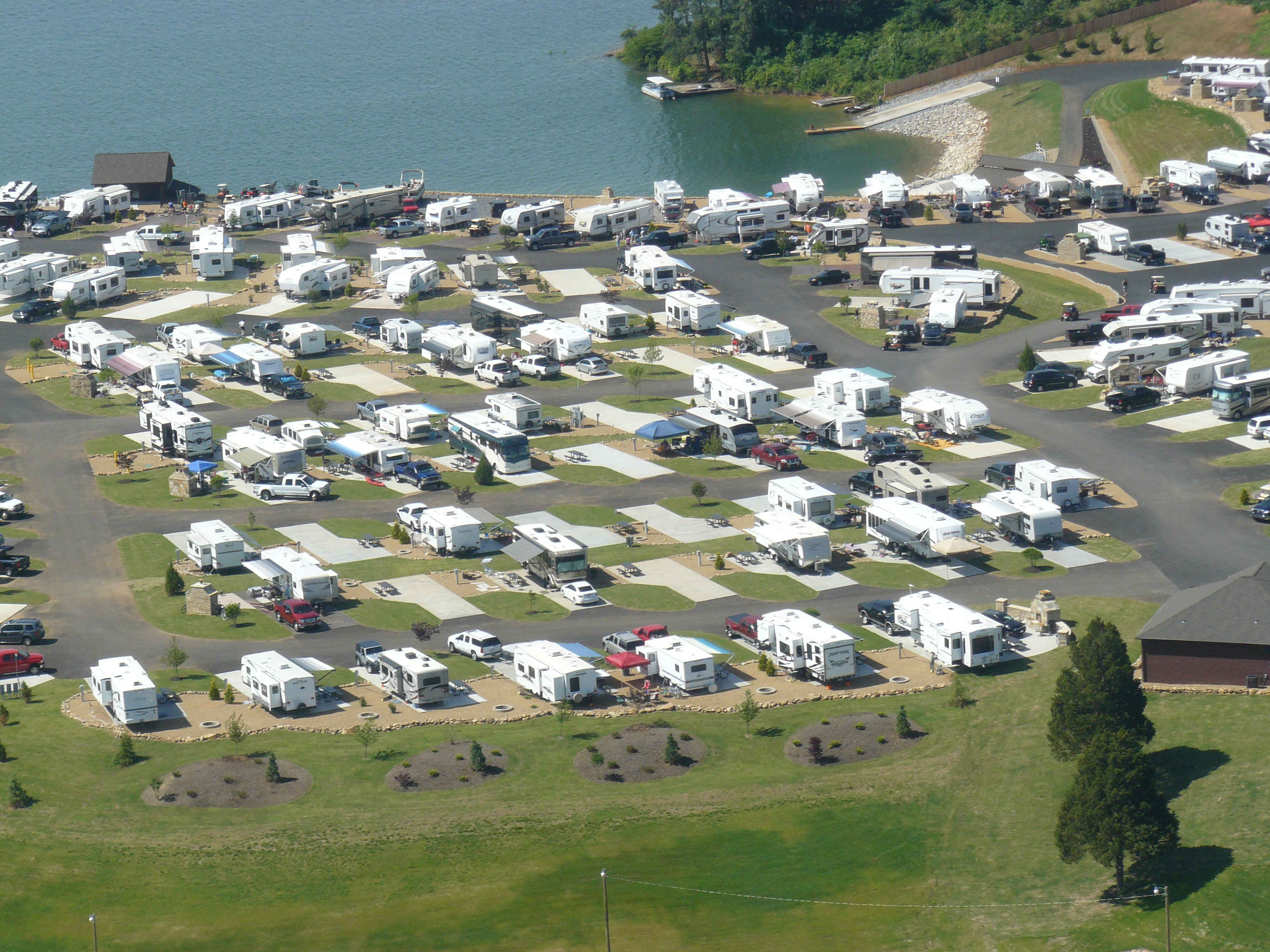 New RV Resort, Breathtaking Views, Fireplaces, BathHouse, STAY WITH US